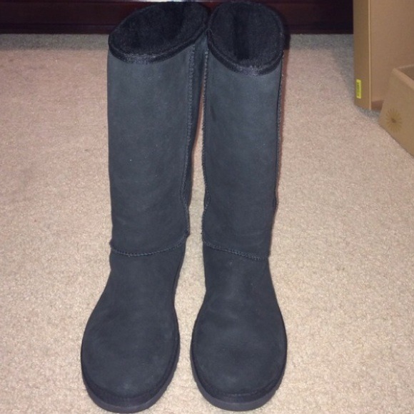 Black uggs