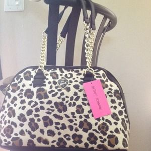 Avail until 11/30 •  Dome Satchel