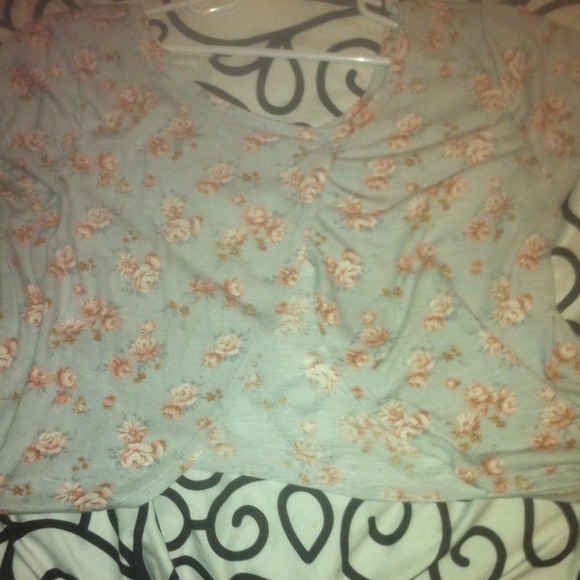 Top - Picture 2 of 2