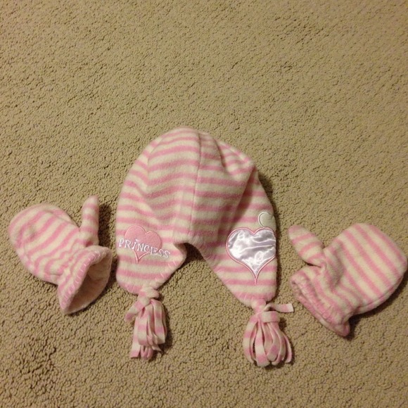 Girls Disney Hat and Mitten Set