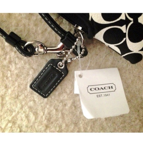 ❌SOLD Coach Wallet/Pouch - Picture 2 of 3