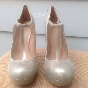 Jessica Simpson Platform, super comfortable