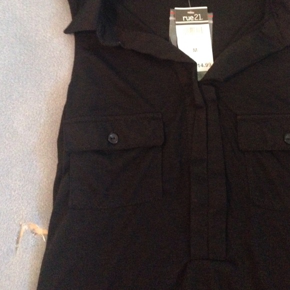 Black top - Picture 2 of 2