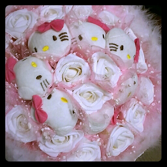 hello kitty roses - Picture 1 of 3