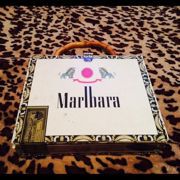 Cigar box purse -Penelope Cruz &Marlbara - Picture 2 of 4