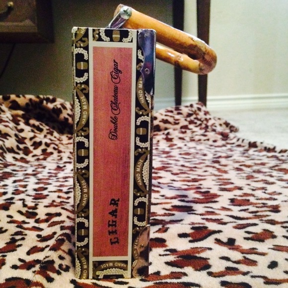 Cigar box purse -Penelope Cruz &Marlbara - Picture 3 of 4