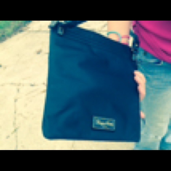 Dooney & Bourke Handbags - Dooney & Bourke shoulder bag