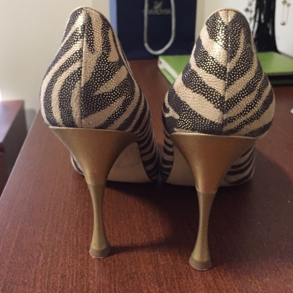 Shoes - Picture 2 of 4