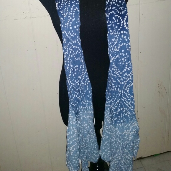 Indoor/outdoor scarf - Picture 2 of 3