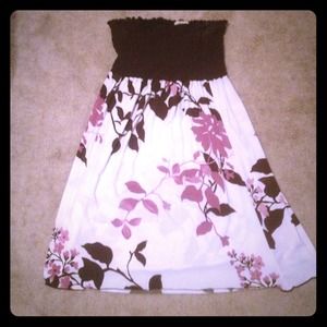 Stretch tube top dress perfect for summer.