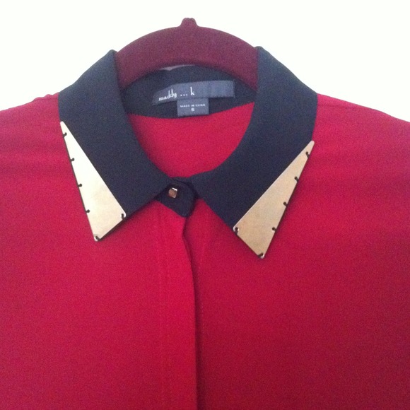 ❌SOLD❌New burgundy chiffon button up w - Picture 2 of 4