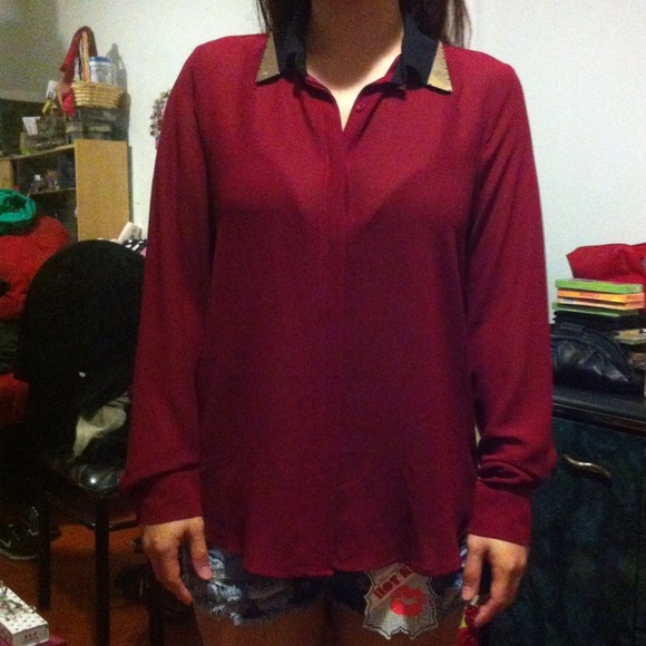 ❌SOLD❌New burgundy chiffon button up w - Picture 4 of 4