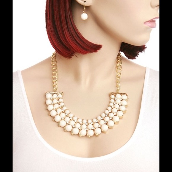 Nwt Necklace Earring Set