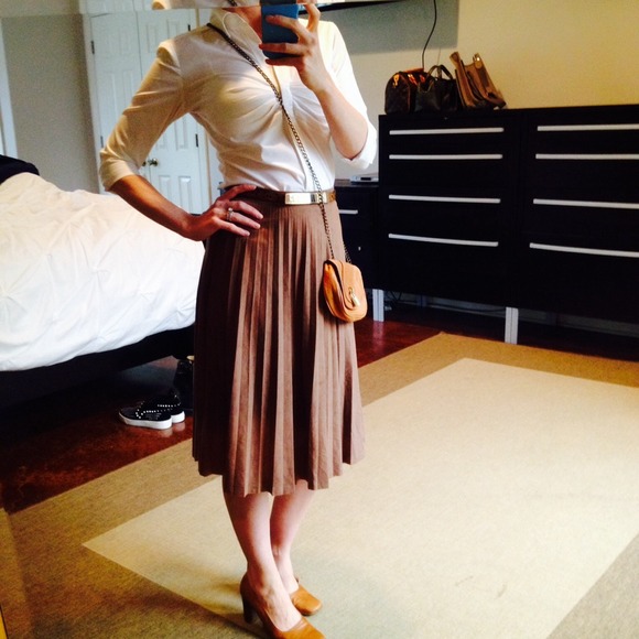 HP 10/31**Vintage Faux Suede Skirt (reduced)
