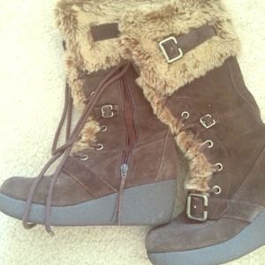 Brown lace up fur boots