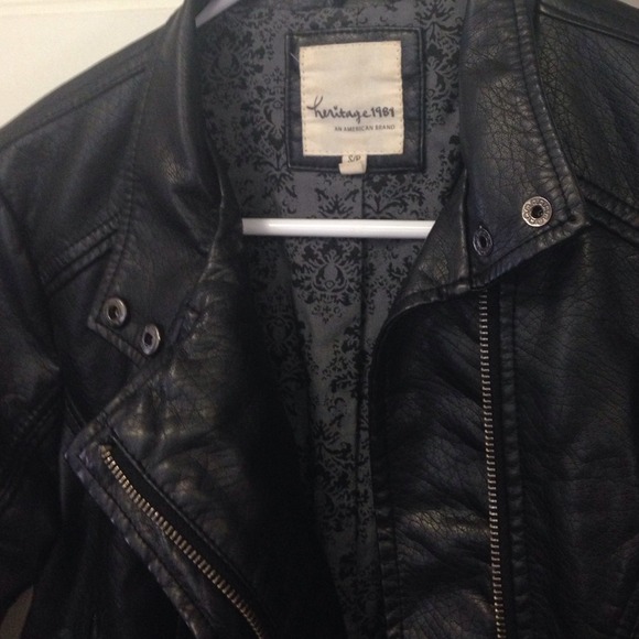 ๐ฅ SOLD ๐ฅ Forever 21 Black Leather Jacket - Picture 2 of 2
