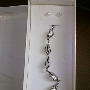 Pearl Bracelet & earrings set