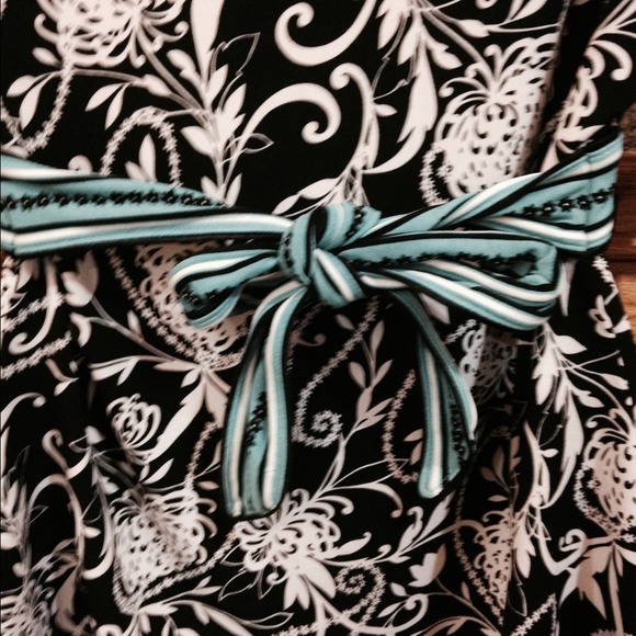 Top - Picture 3 of 4