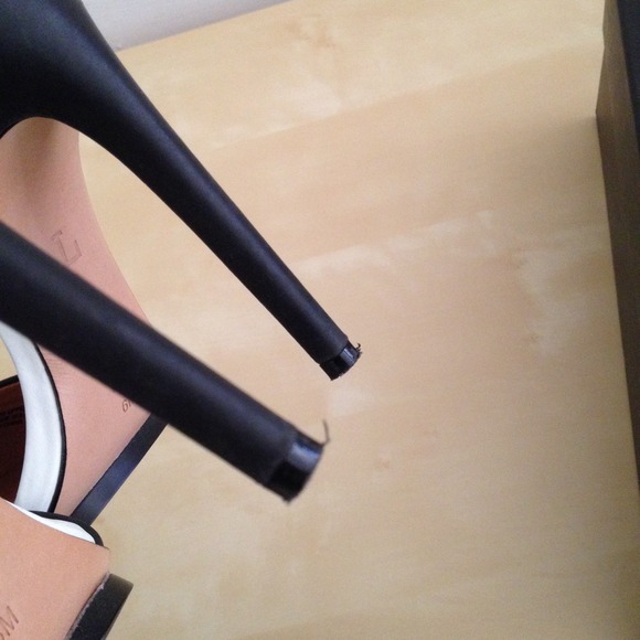 SOLD***L.A.M.B oxley pumps, black and white - Picture 3 of 4