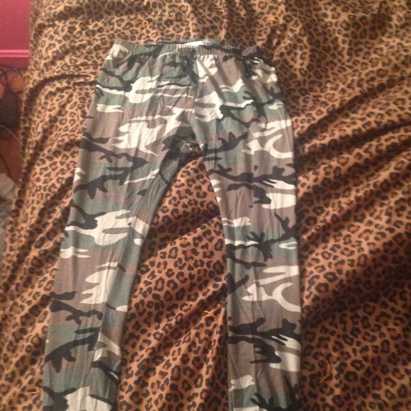 Camo leggings