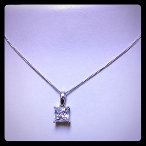 BUNDLE necklace and top