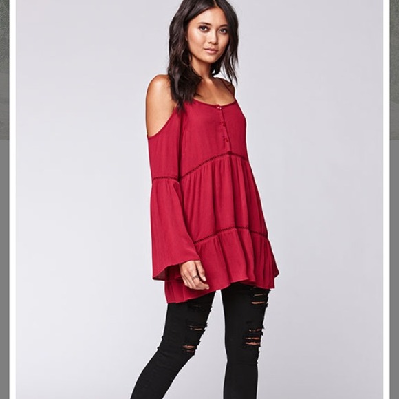 NEW Kendall & Kylie top 🌹