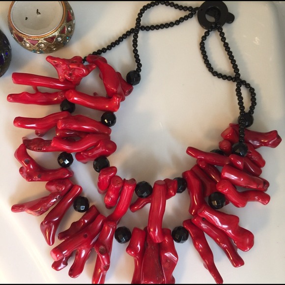 🎉2xHP🎉NWOT 2Strand Red Coral & Onyx Necklace - Picture 2 of 3