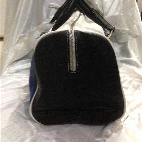 SOLD in Bundle.Express color block hand bag - Picture 3 of 3