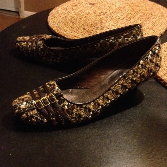 EUC~ HYPE DRESS SHOES- SIZE: 8 1/2