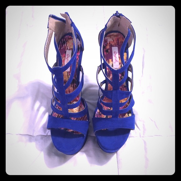 Qupid size 10 Royal Blue Strap Wedges