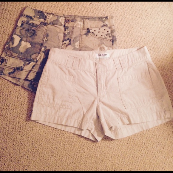 🚫SOLD camo shorts only in bundle