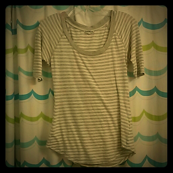 Express striped 1/4 sleeve top - Picture 1 of 3