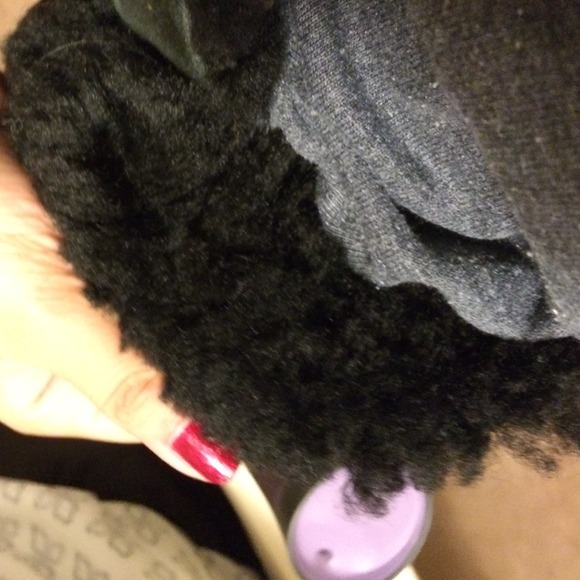 ❌❌SOLD❌❌Black Triple Bailey button Uggs - Picture 4 of 4