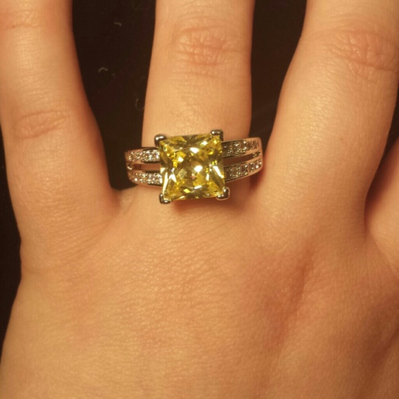 JONQUIL PRINCESS RING - Picture 3 of 3
