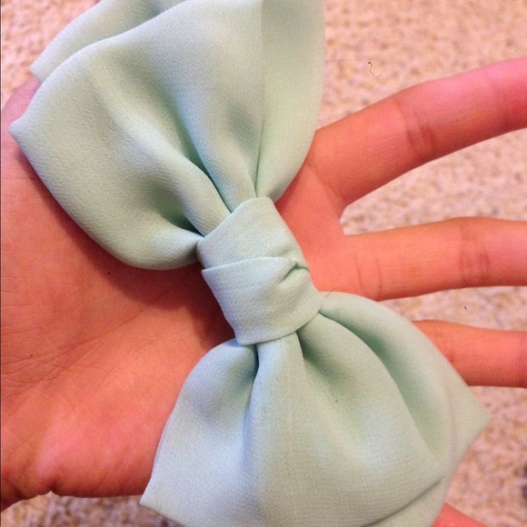 Mint bow