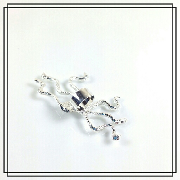 Silver Kraken Ear Cuff - Picture 2 of 2