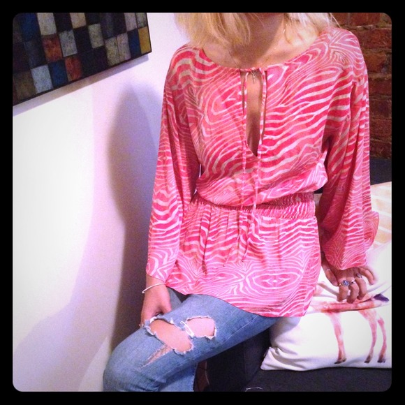 alice + olivia printed peasant top