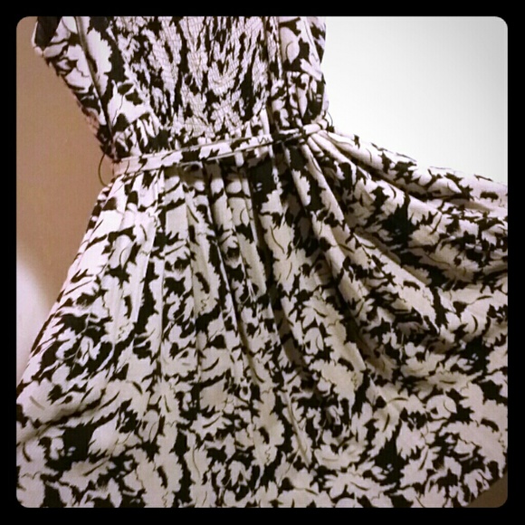Heartbreaker!!! Beautiful Floral Printed Dress!