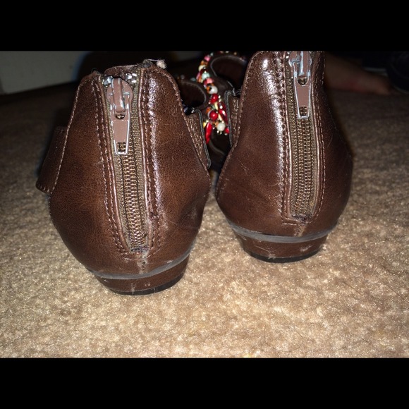 Sandals - Picture 2 of 3