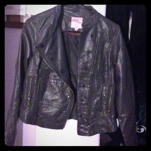 Gray leather jacket ☑️