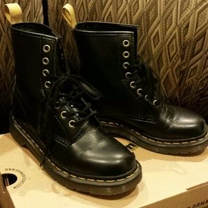 Dr. Martens 1460 Vegan boots