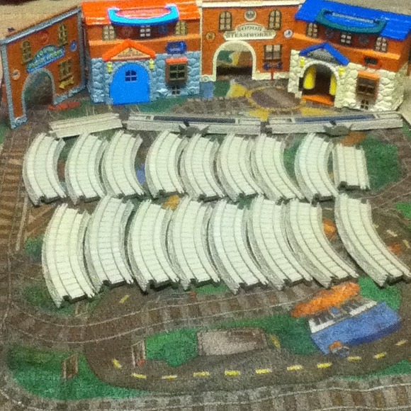 2houses w sets of tracks Thomas n friends reserved