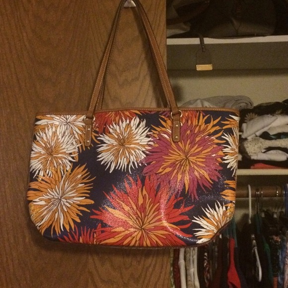 Nine West purse in great condition.