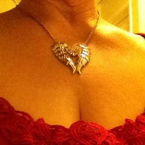 Silver  plated wings heart