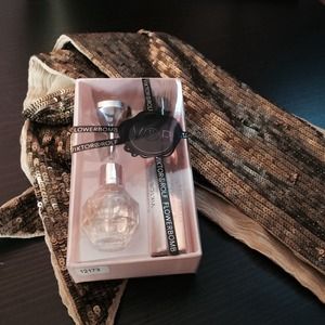 Viktor&Rolf "Flower Bomb" travel duo