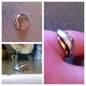 10K two tone ring, size 6.