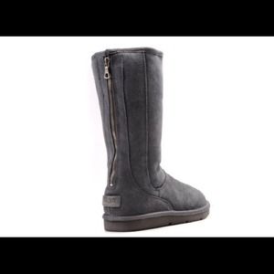 Ugg Knightsbridge size 8, SALE!!!