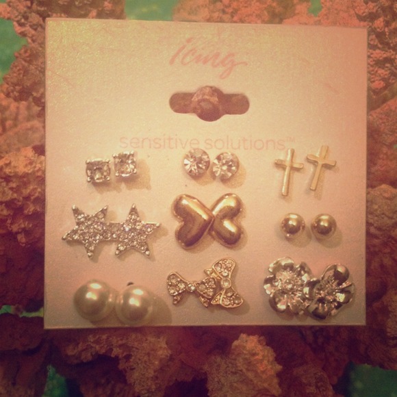 9 Pack of Earrings