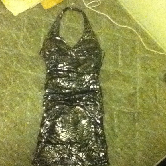 Party dress! 🎉 - Picture 1 of 4