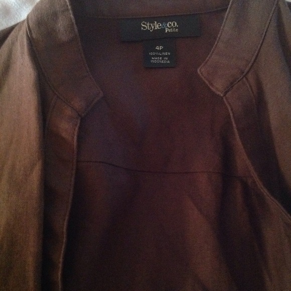 Style an Co gently used.